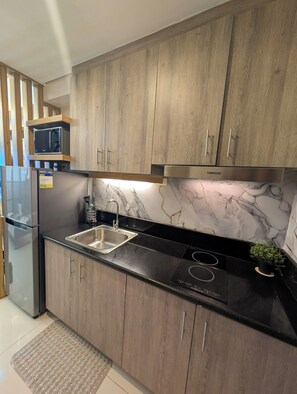 Microondas, placa de cocina
