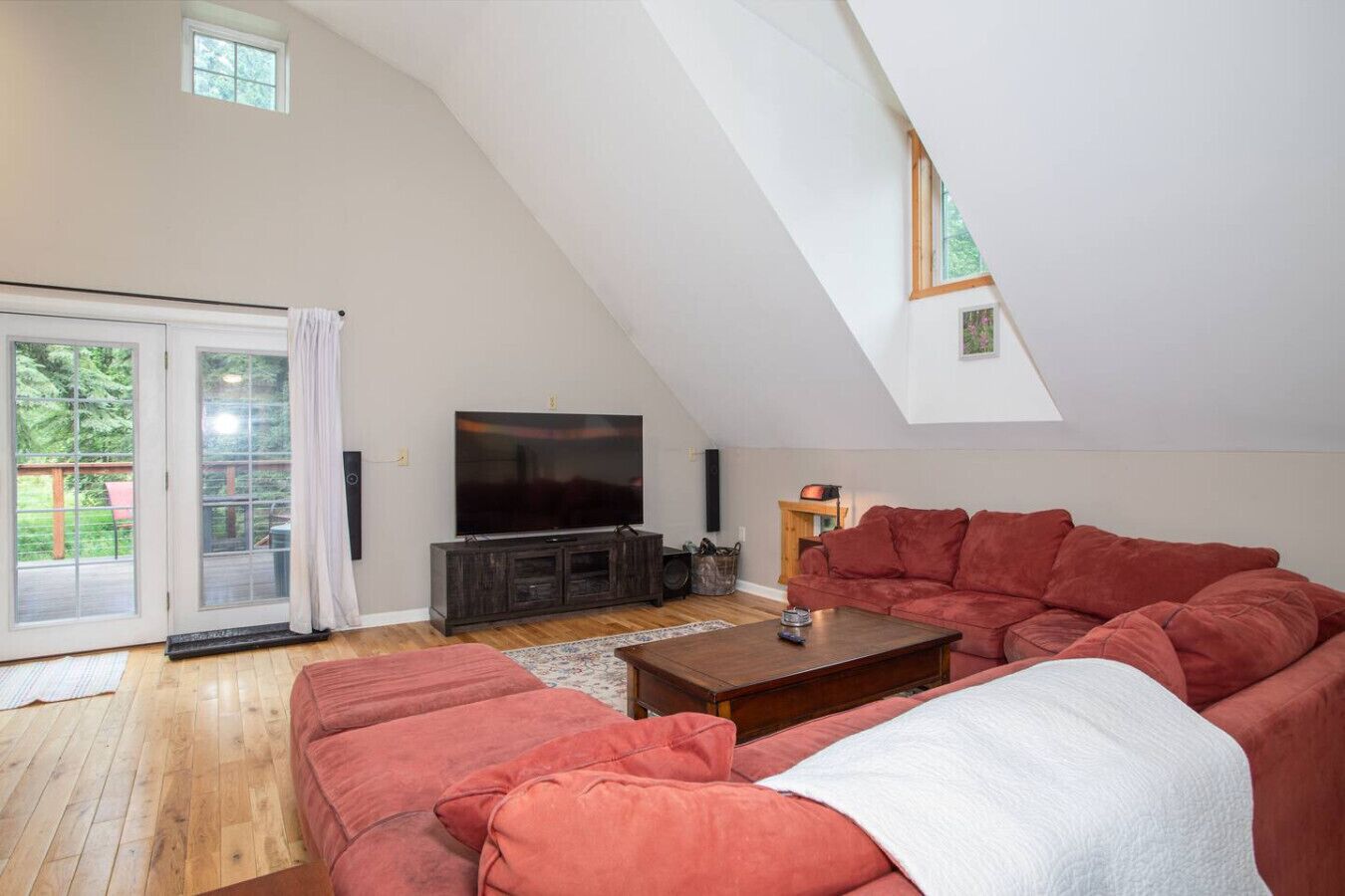 Télévision, chaîne hi-fi