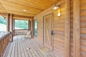 Terrace/patio - The Hogan #1 - A Pathways Ranch Original (Lyons)