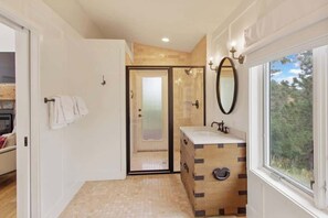 Shower, jetted tub, hair dryer