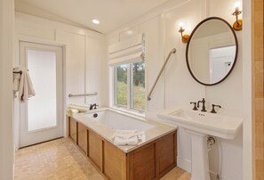Shower, jetted bath, hair dryer, towels