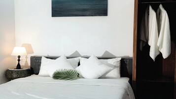 4 bedrooms, iron/ironing board, internet