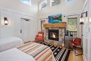 1 bedroom, free WiFi - Ute Cabin 1 at Pathways Ranch! (Lyons)