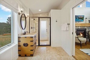 Shower, jetted tub, hair dryer