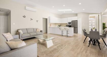 Spacious Family Home Wifi and Salt Pool