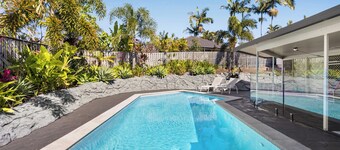 Spacious Family Home Wifi and Salt Pool