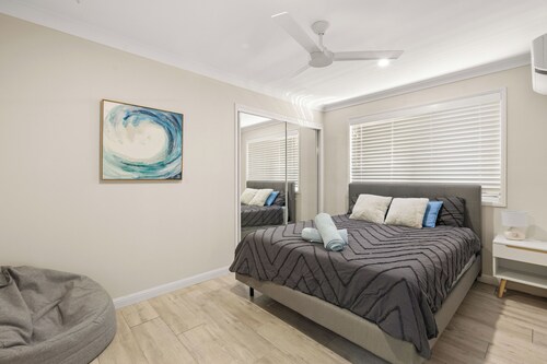 Spacious Family Home Wifi and Salt Pool