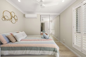 House | Iron/ironing board, free WiFi