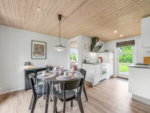 Fridge, oven, cookware/dishes/utensils