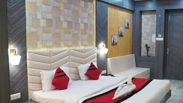 Kamar Double Deluks, pemandangan kota | Meja kerja, ruang kerja ramah laptop, dan Wi-Fi gratis