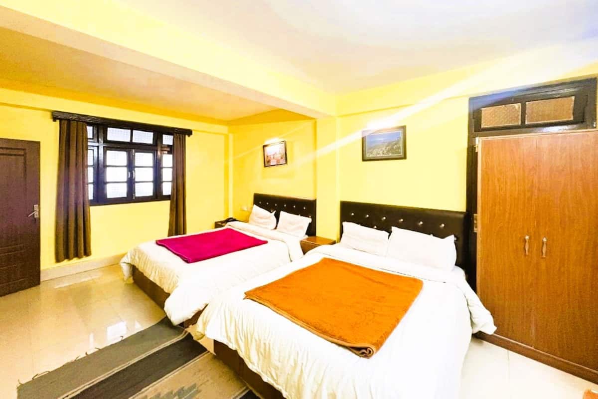 Deluxe Double Room, City View | Desk, free WiFi, bed sheets