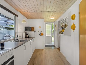 Fridge, microwave, dishwasher, cookware/dishes/utensils