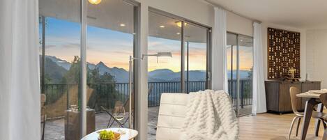 Smart TV, fireplace, offices