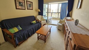 Apartment | Living room - Apartment in Benidorm Near Levante Beach (Benidorm)