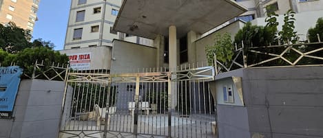 Apartment | Reception