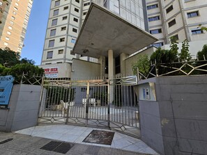 アパートメント | フロント