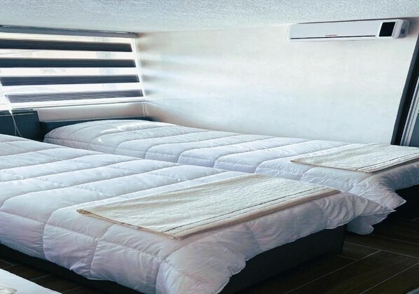 Internet, bed sheets