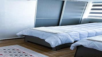 2 bedrooms, internet, bed sheets