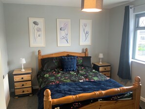 3 chambres, fer et planche à repasser, lit parapluie, Wi-Fi gratuit