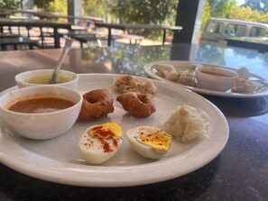 Free daily full breakfast - Benchkal Resort (Tumkur)