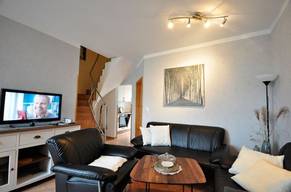 Unclassified image, 1 of 11, button