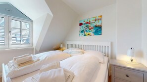 Unclassified image, 4 of 20, button