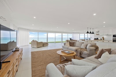 White Haven -Ledge Point's Ultimate Coastal Escape