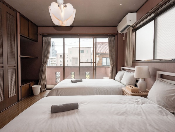 Blackout drapes, iron/ironing board, free WiFi