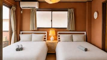 Rumah Comfort, balkon, pemandangan taman | Tirai kedap cahaya dan setrika/meja setrika