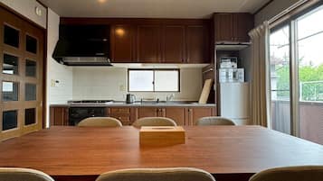 舒適單棟房屋, 露台, 公園景 | 遮光窗簾/窗簾、熨斗/熨衫板、免費 Wi-Fi