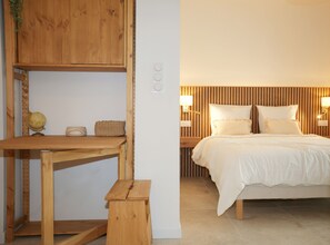 1 bedroom, in-room safe, desk, iron/ironing board