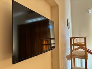 Cortinas blackout, tabla de planchar con plancha y wifi gratis
