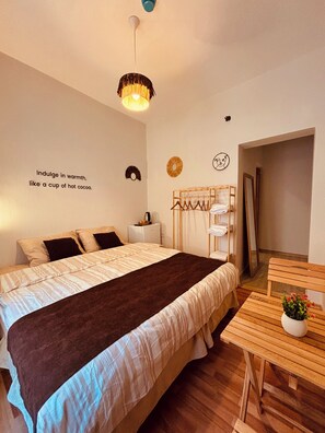 舒適客房, 陽台, 城市景觀 | 遮光布/窗簾、熨斗/熨衣板、免費無線上網