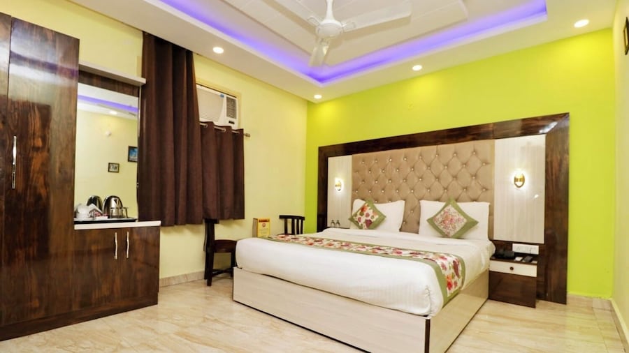Hotel Shivaka Inn Delhi Airport