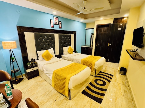 Hotel Shivaka Inn Delhi Airport