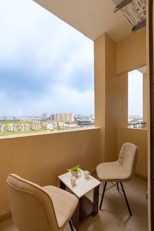 Executive Double Room, Balcony, City View | Egyptian cotton sheets, premium bedding, individually decorated