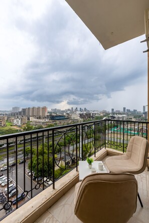 Deluxe Double Room, Balcony, City View | Egyptian cotton sheets, premium bedding, individually decorated - Nova17 inn Greater Noida (Greater Noida)