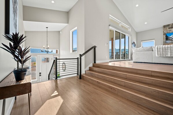 Interior - Eden Overlook B10 | Ski Retreat | Hot Tub & Views (Eden)