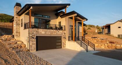 Eden Overlook B10|Hot Tub| Mtn Views|Biking Trails