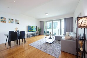Apartament, vistes a la ciutat | Sala d'estar