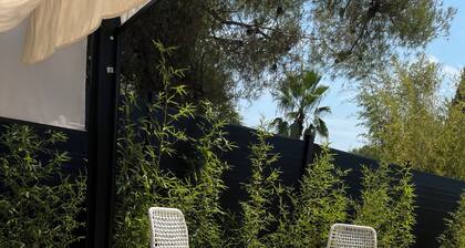 Tiny House avec véritable jacuzzi au coeur de la Provence