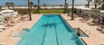 Luxury Oceanfront Condo • Pet Friendly • Prime Spot