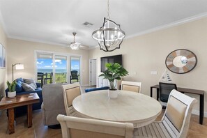 Smart TV, offices - Ocean Views • Pool/Club • Sleeps 8 • Pet-Friendly (Palm Coast)