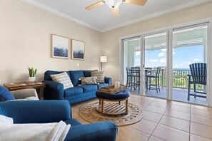 Een smart-tv en een kantoor