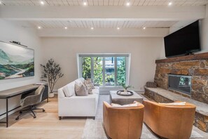 Smart TV, fireplace, stereo, offices