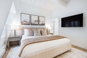 2 bedrooms, in-room safe, desk, iron/ironing board - 1 Block to Gondola  Updated Top-Floor 2BR 2BA (Aspen)