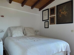 3 chambres, lit parapluie, Wi-Fi gratuit, draps fournis