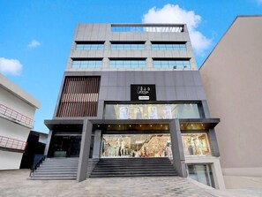 House | Exterior - Super Collection O Daba Garden Road (Visakhapatnam)