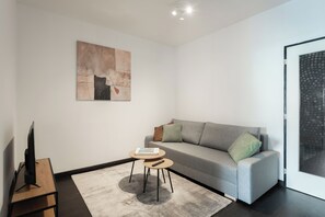 豪華公寓, 陽台, 城市景觀 | 起居區 | 37-吋 LCD 液晶電視，提供有線頻道