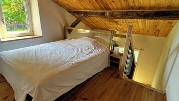 3 slaapkamers, een strijkplank/strijkijzer, wifi, beddengoed